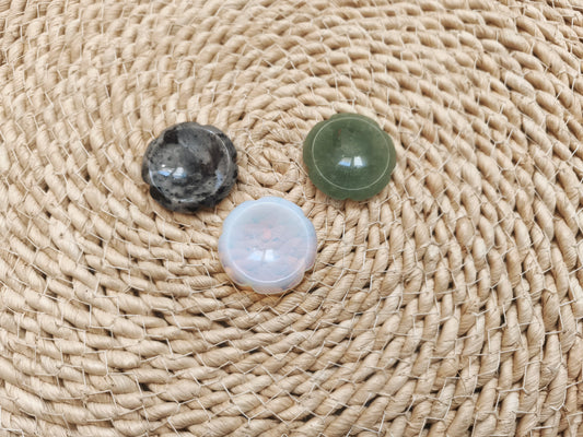 Pierre de sérénité rondes (forme irréguliére avec texture)